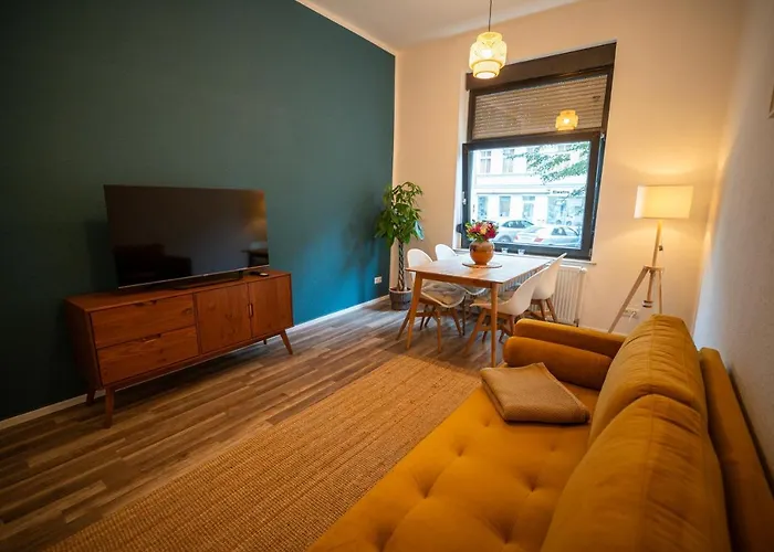 Rr - Spacious Apartments - Central - Parking