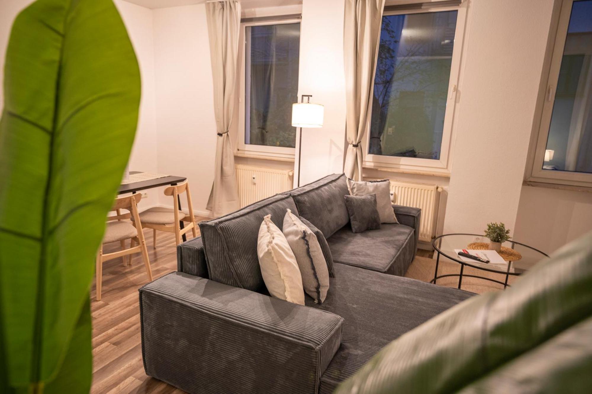 Rr - Spacious - - Parking Apartment Magdeburg