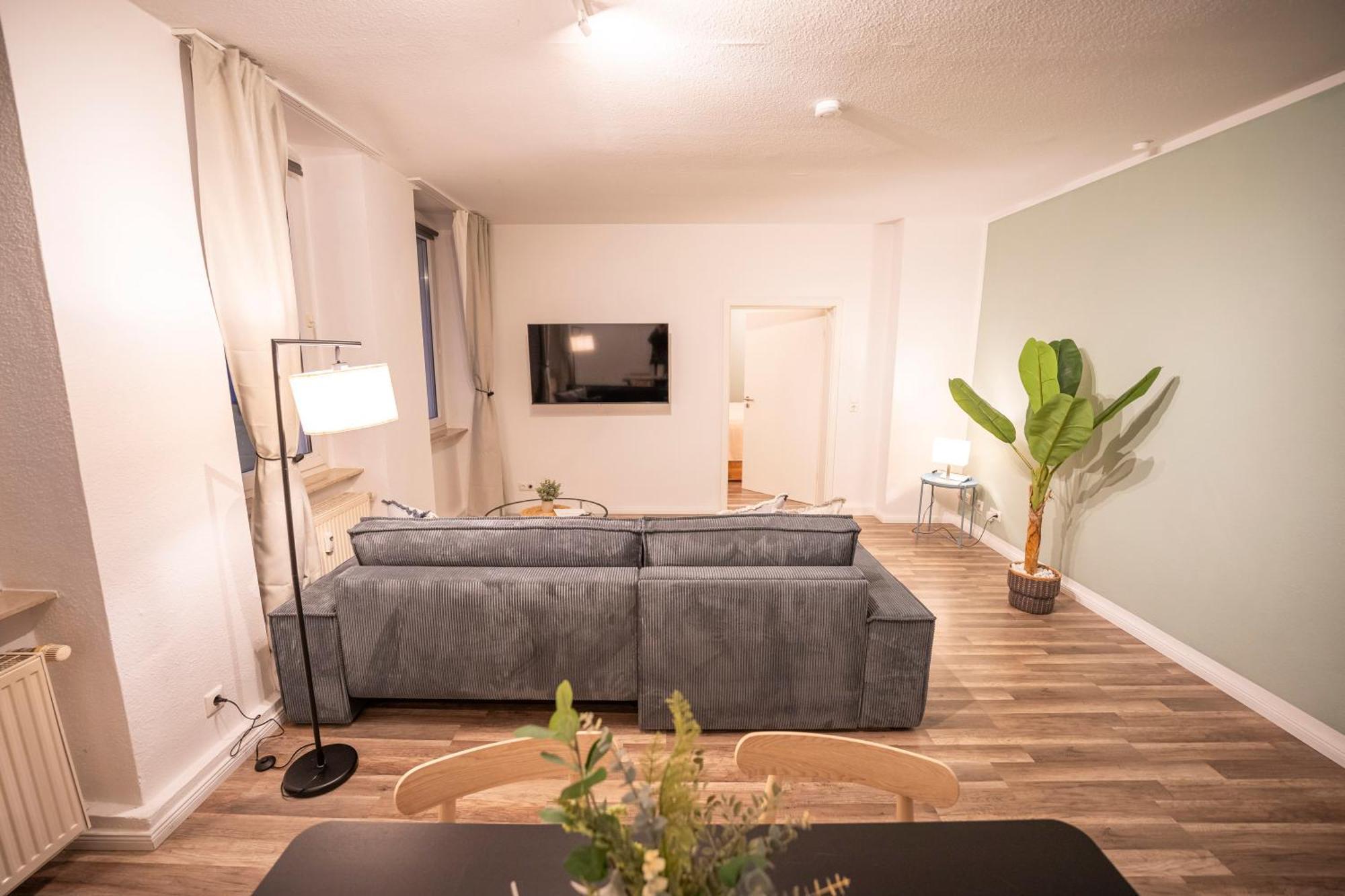 Rr - Spacious - - Parking Magdeburg
