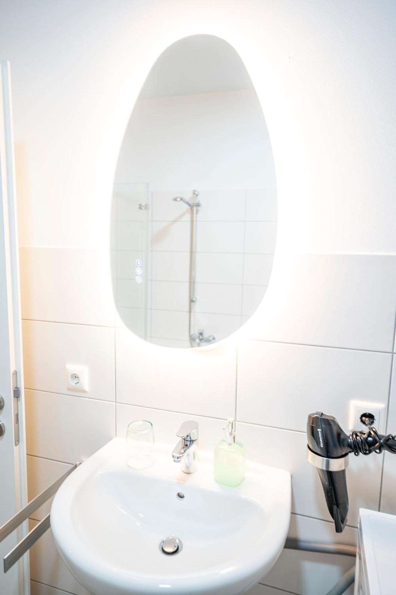 Apartment Rr - Spacious - - Parking