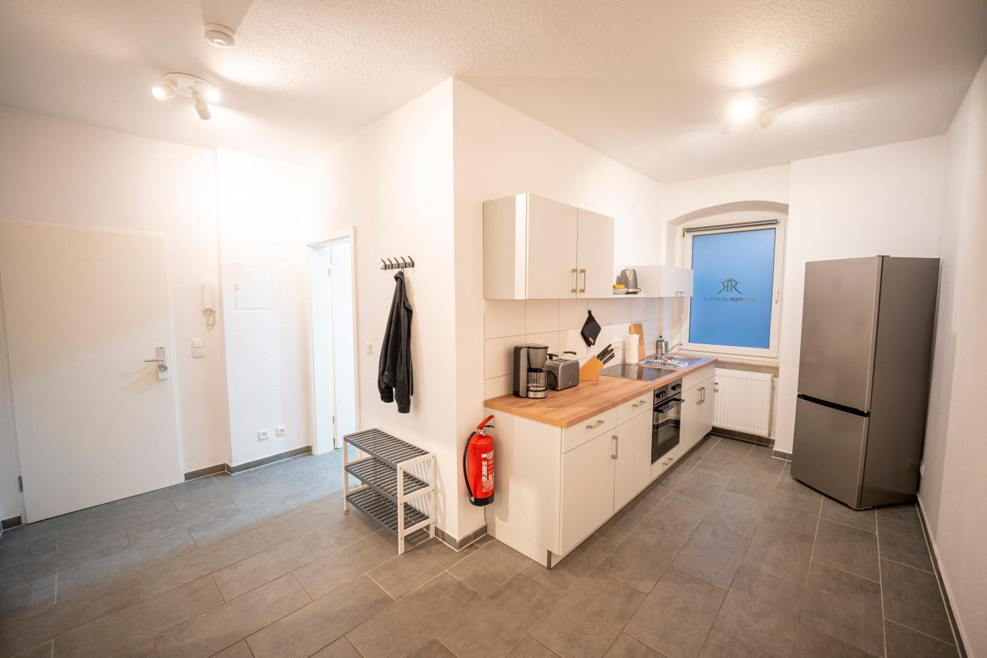 Rr - Spacious - - Parking Apartment